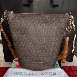 💖Michael Kors💖Signature Bucket Crossbody